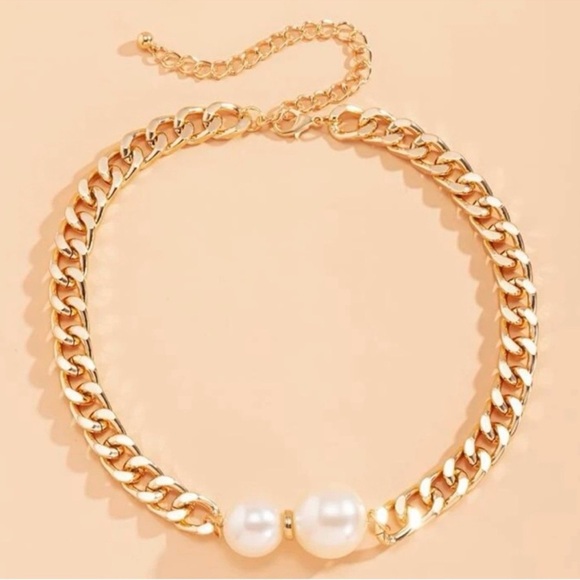 Anthropologie Ginevra Pearl Gold Chain Statement Necklace - Picture 4 of 13